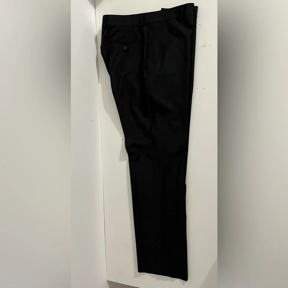 Calvin Klein Tailored Black Wool Dress Pants 34x30 Modern Slim Office Essential